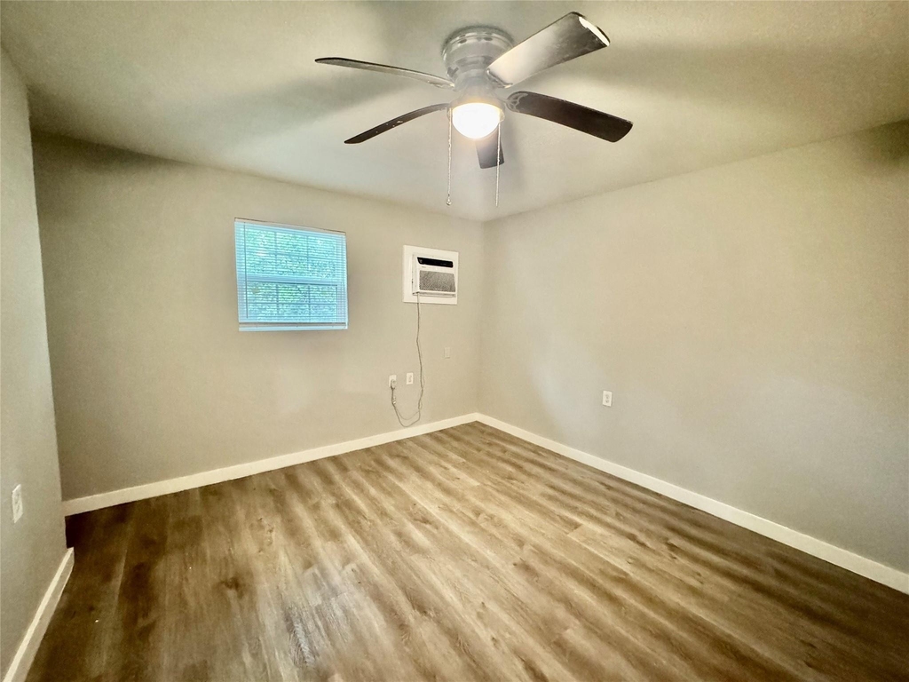 6705 Fairway Dr - Photo 2