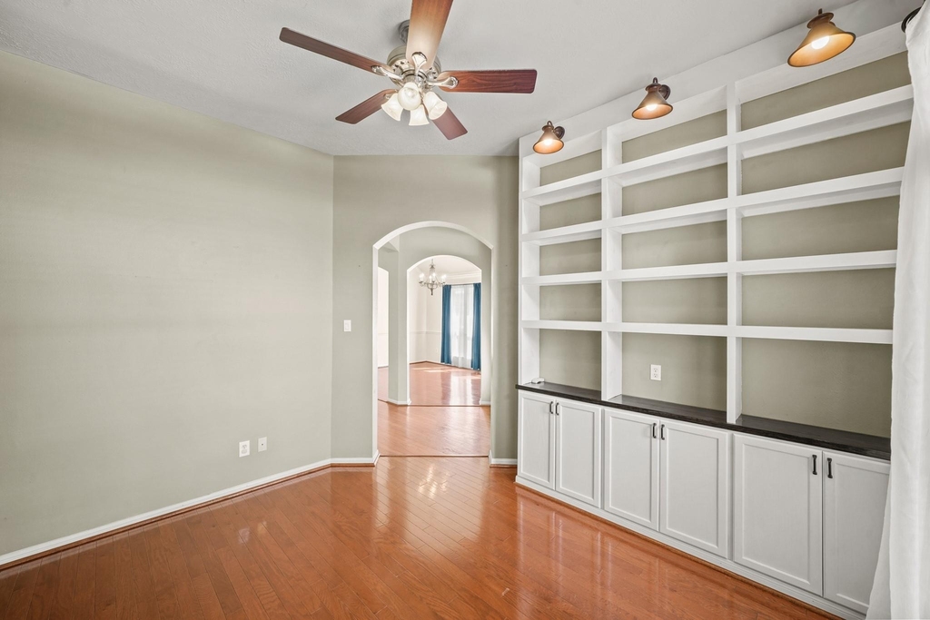 2923 Humble Drive - Photo 4