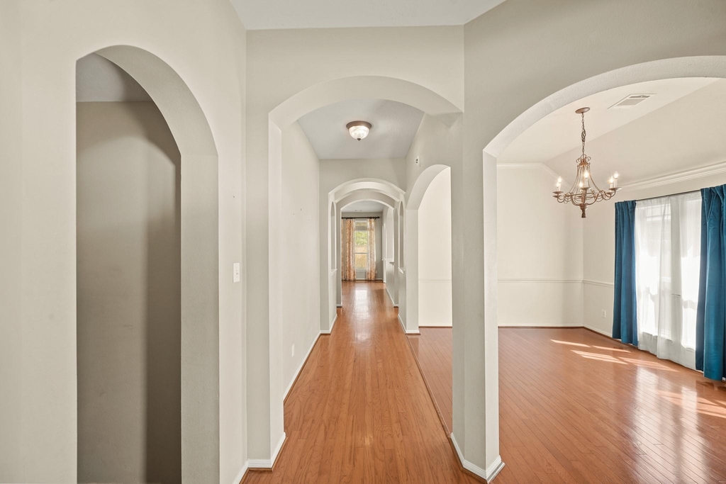 2923 Humble Drive - Photo 2