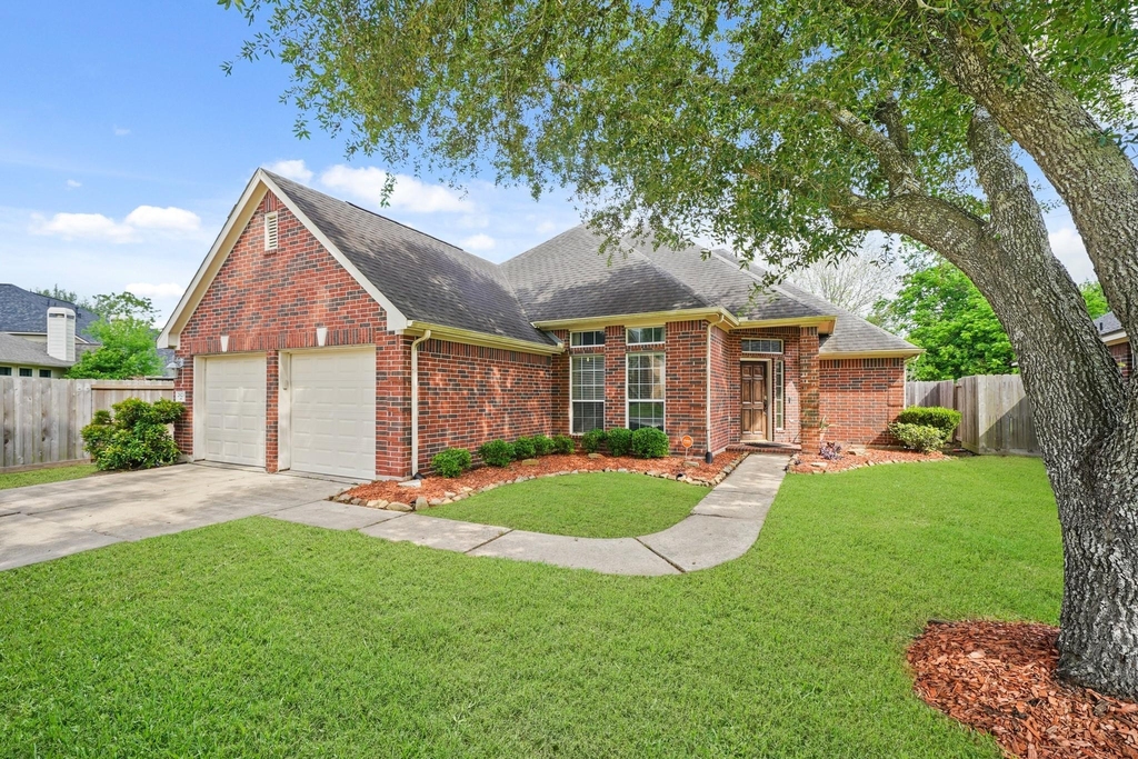 2923 Humble Drive - Photo 0
