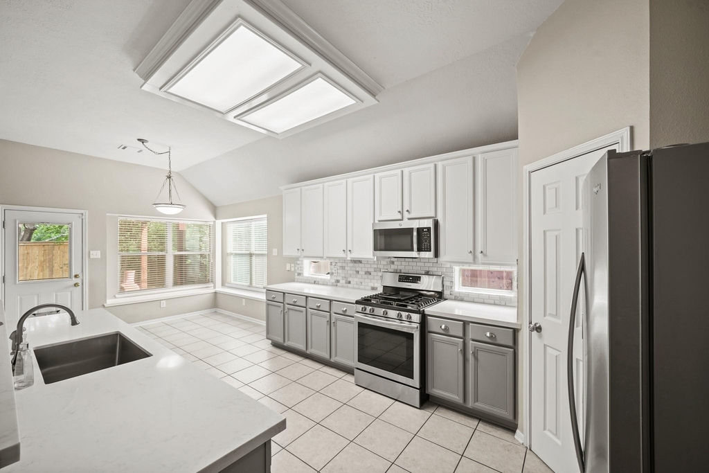 2923 Humble Drive - Photo 9