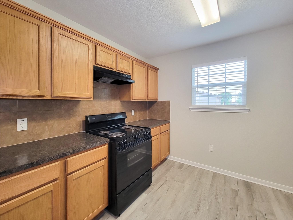 315 20th - Photo 9