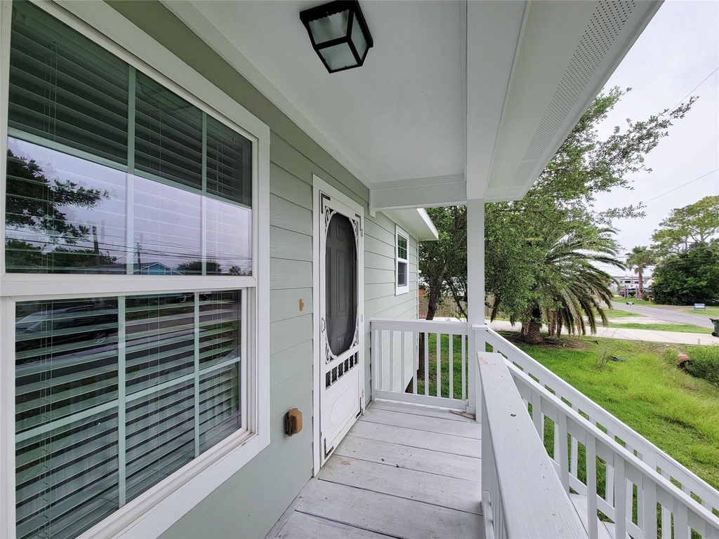 315 20th - Photo 2