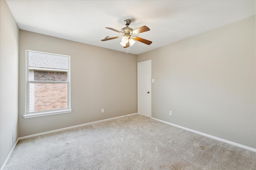 30507 Russell Point Drive - Photo 26