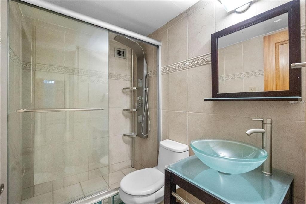 14 Calle Marseilles - Photo 12