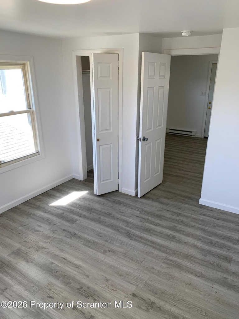 404 Railroad Avenue - Photo 4