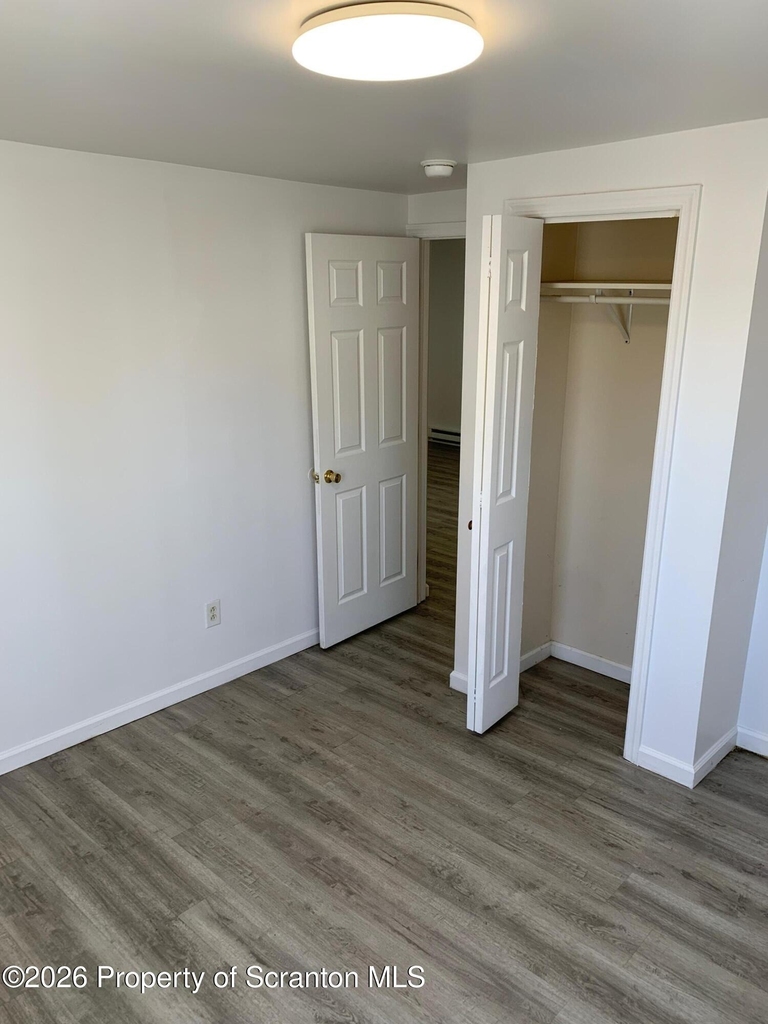 404 Railroad Avenue - Photo 8
