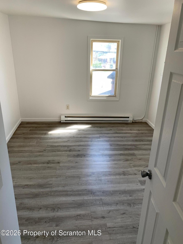 404 Railroad Avenue - Photo 7