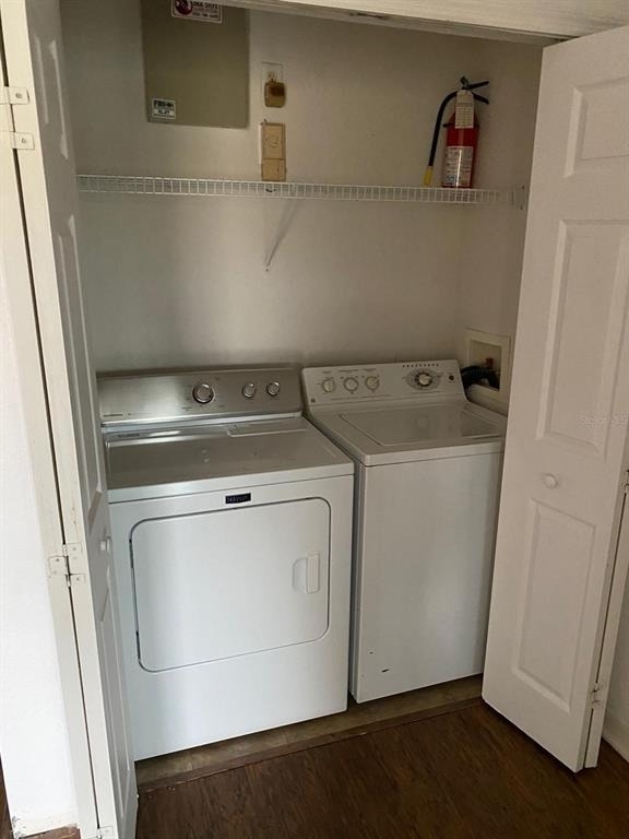 5447 Vineland Road - Photo 3