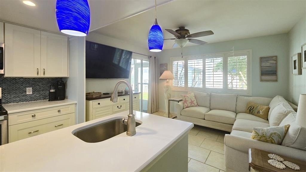 608 Beach Park Lane - Photo 4
