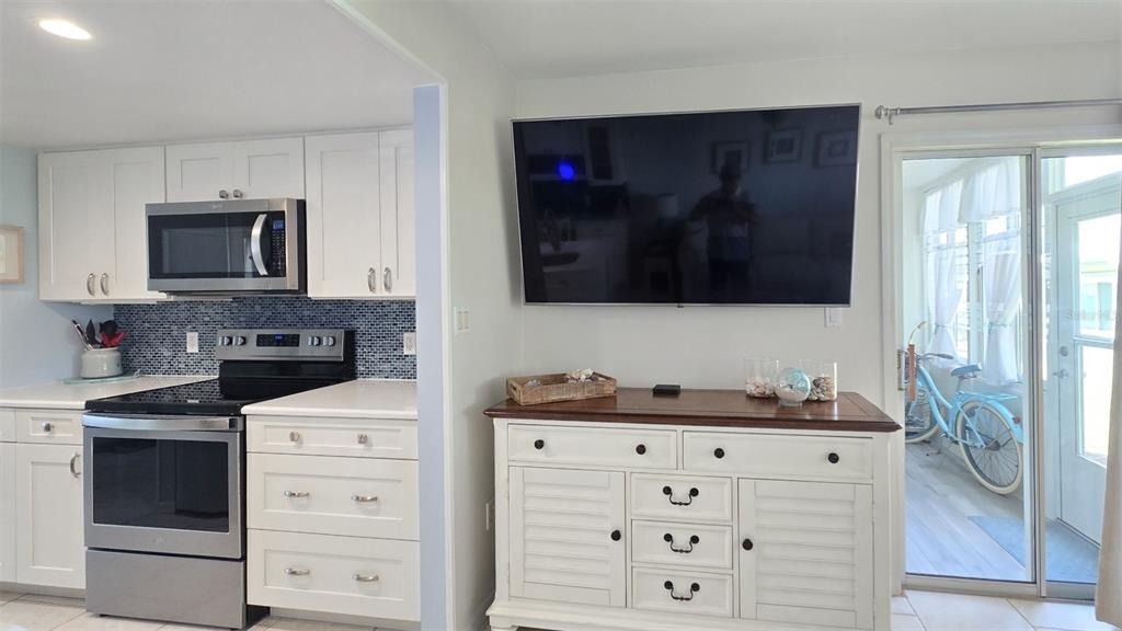 608 Beach Park Lane - Photo 3