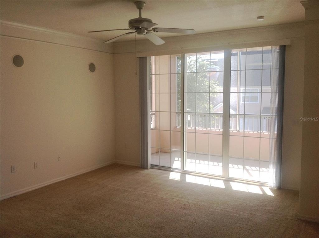 6663 Queens Borough Avenue - Photo 9