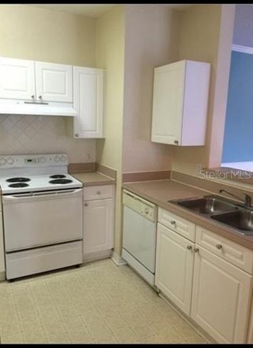 18001 Richmond Place Drive - Photo 3
