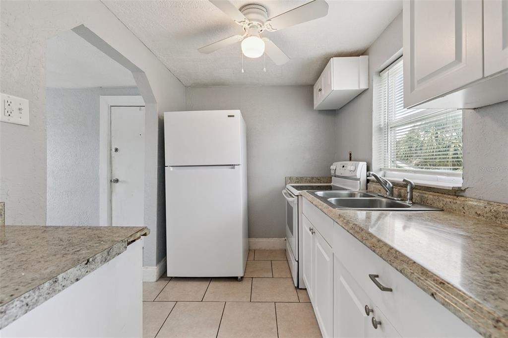 320 Dummitt Avenue - Photo 9