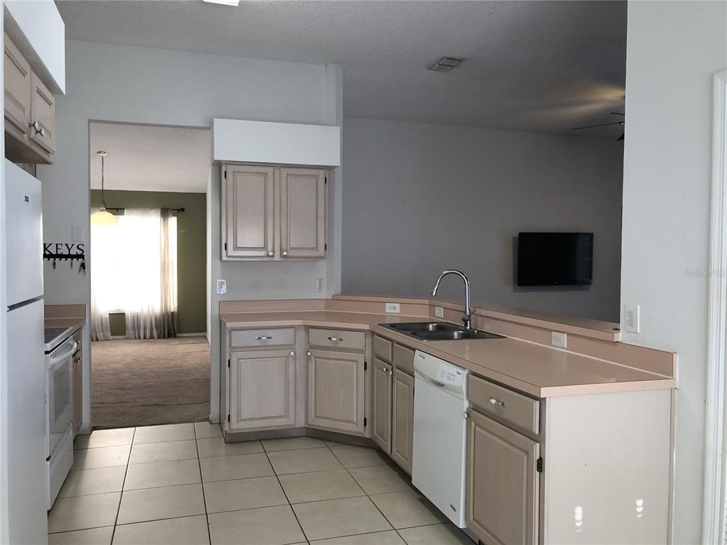 2673 Chatham Circle - Photo 2