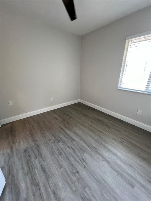 916 Robinhood Court - Photo 12