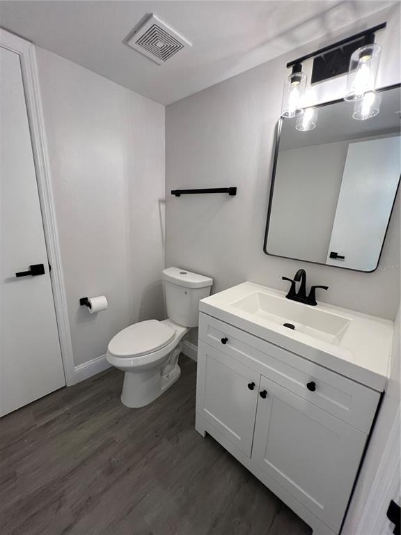 916 Robinhood Court - Photo 10
