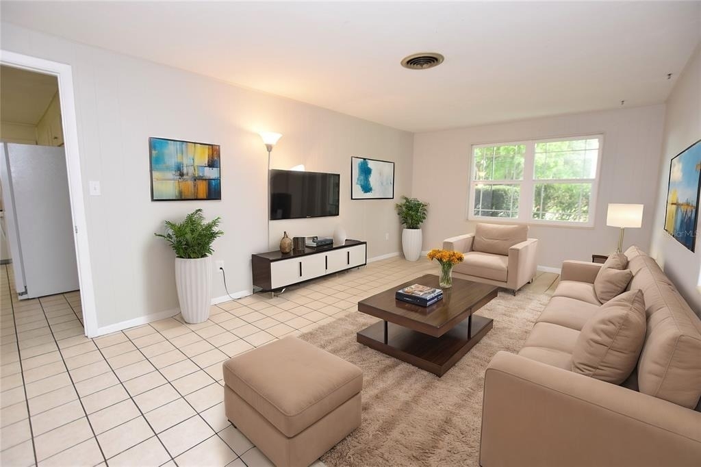 1424 Phyllis Street - Photo 5