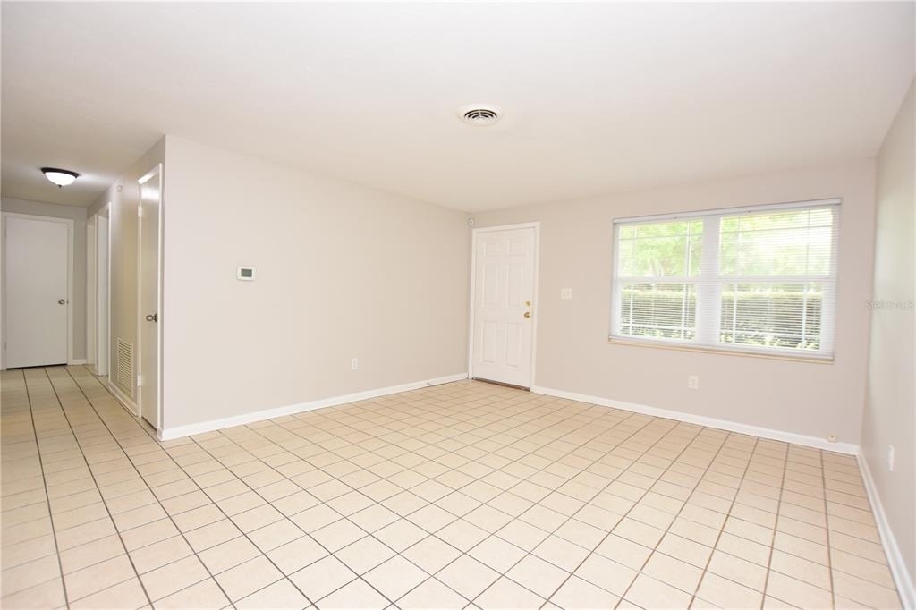 1424 Phyllis Street - Photo 4