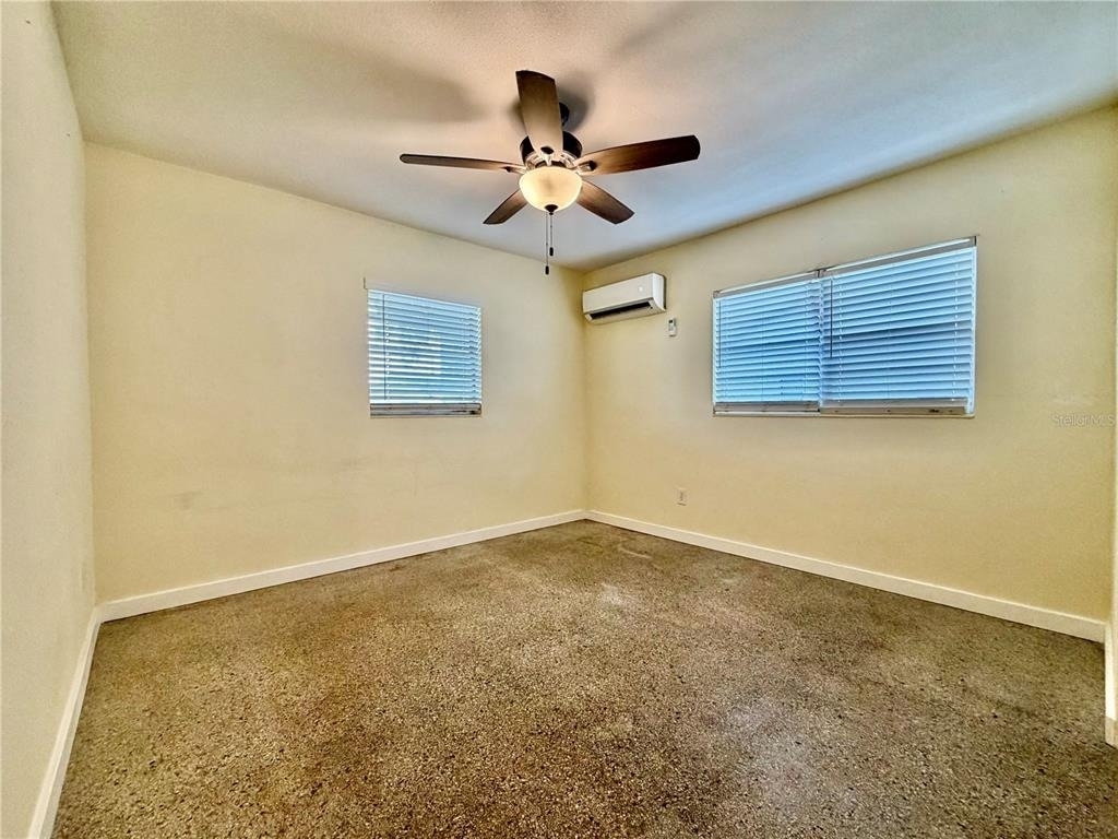 513 Avenue J Se - Photo 2