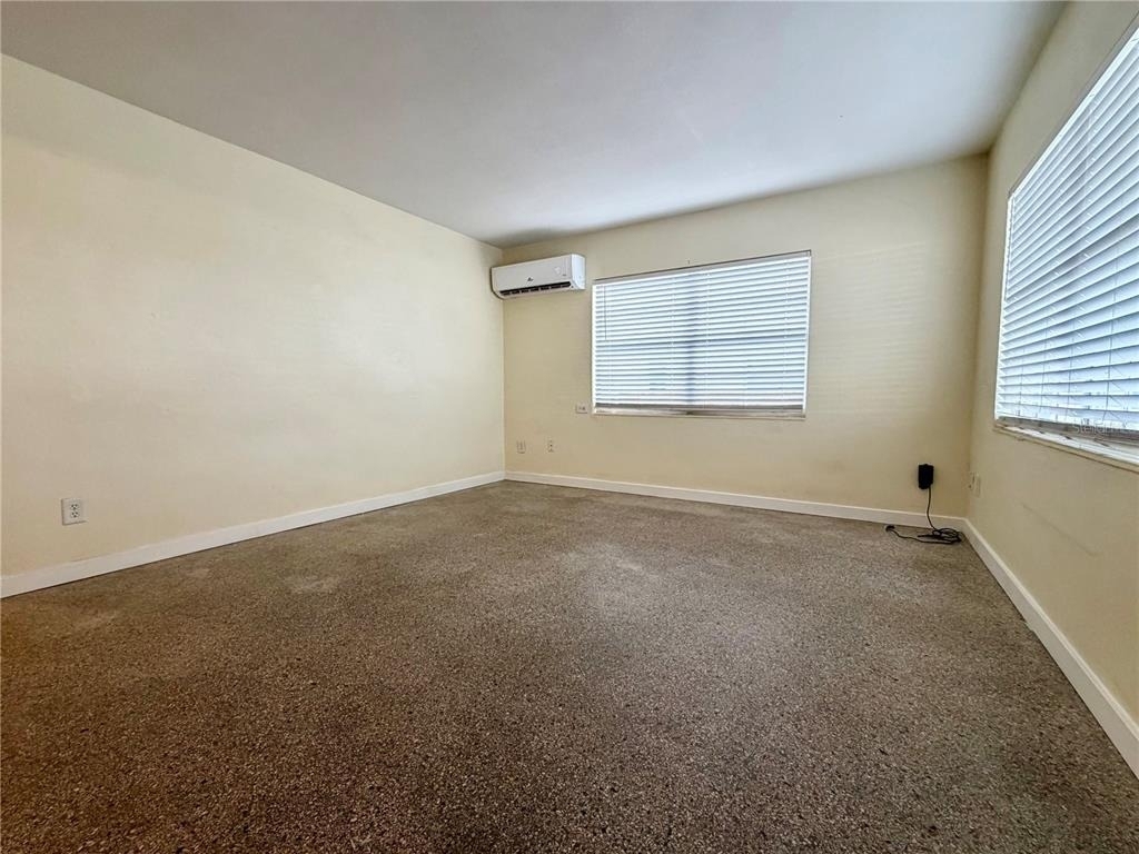 513 Avenue J Se - Photo 5