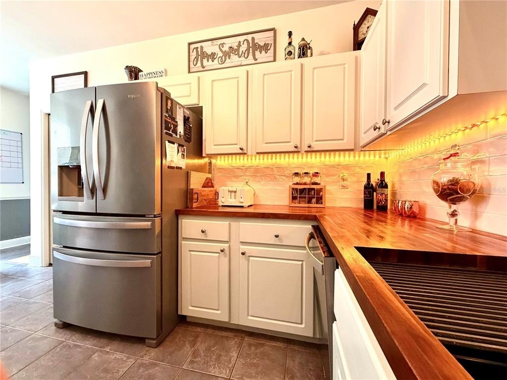 11607 Nw 18th Place - Photo 2