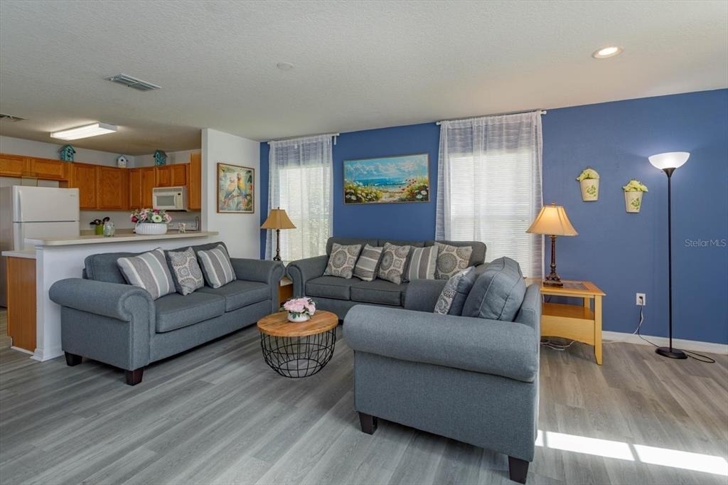 2628 Hemingway Avenue - Photo 2