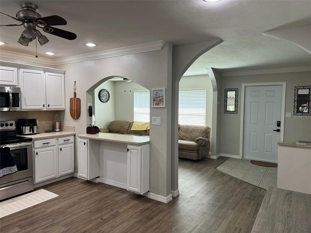 2811 Poinciana Court - Photo 1