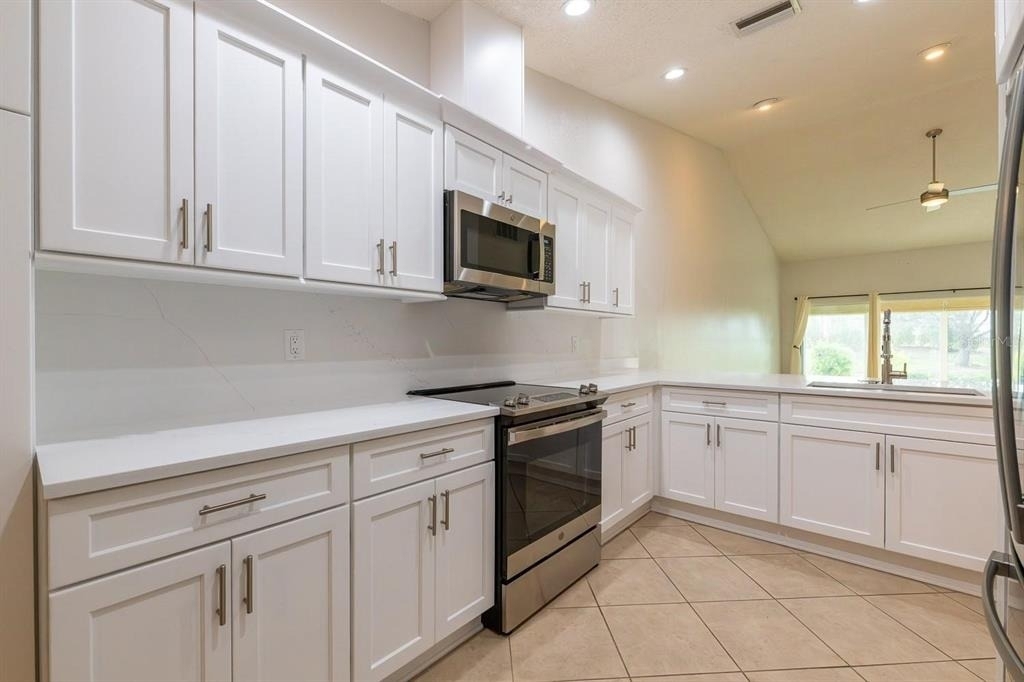 12235 Sw Kingsway Circle - Photo 2