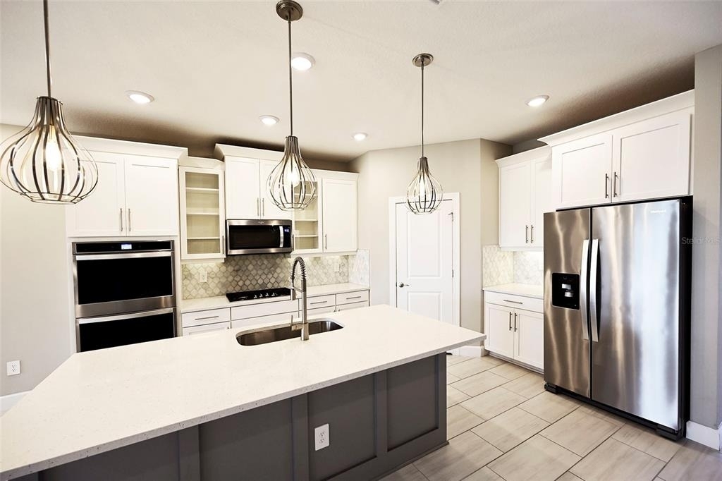 3806 Savanna Palms Court - Photo 7