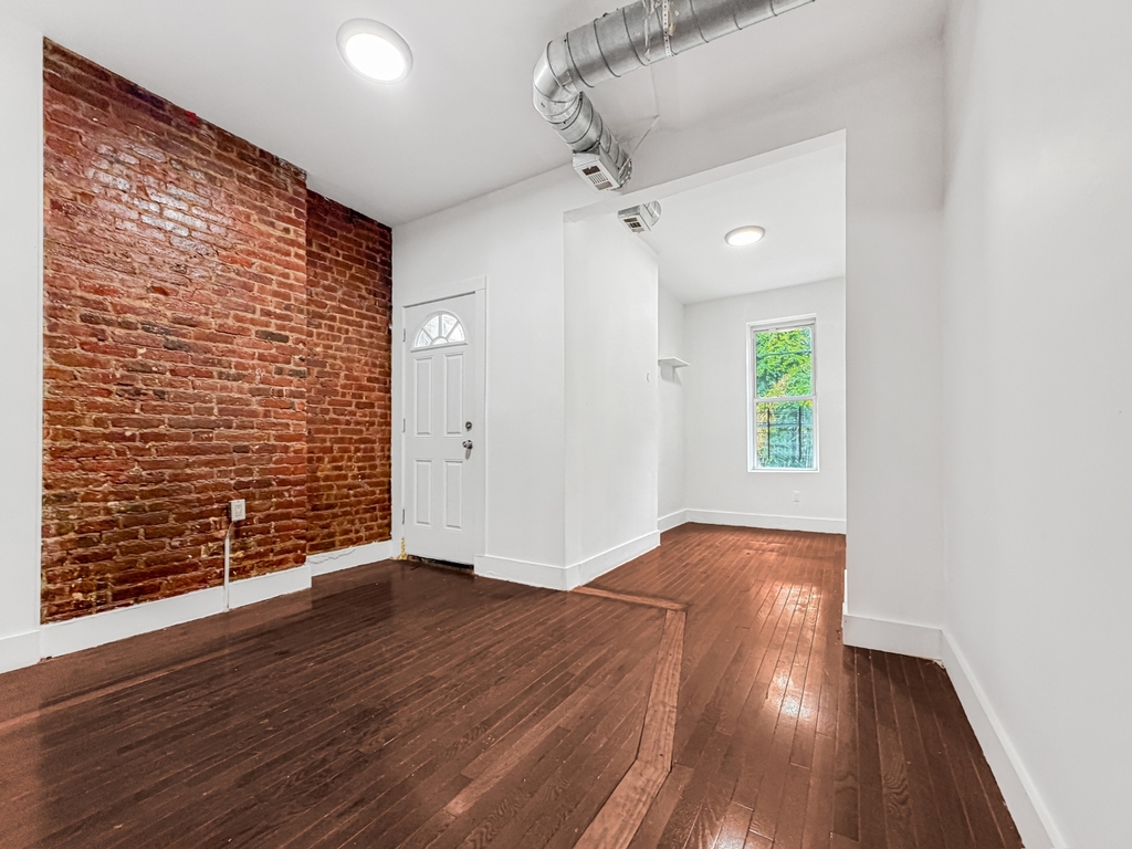 864 Hart Street - Photo 5