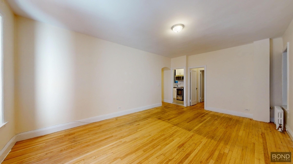East 96th Street - Photo 2