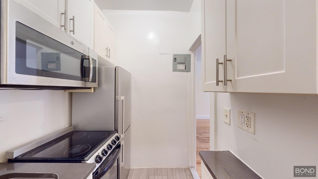 East 96th Street - Photo 3