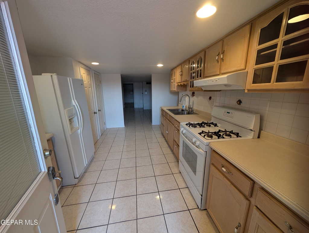 608 Stewart Court - Photo 4