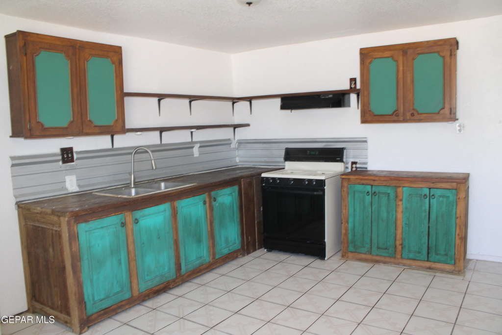 1368 Reid Road - Photo 4