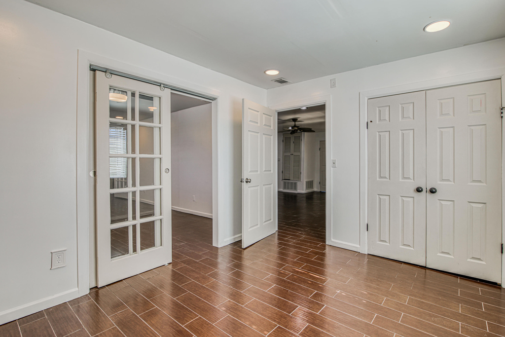8613 Kingsway Drive - Photo 13