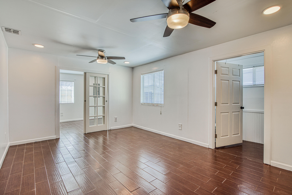 8613 Kingsway Drive - Photo 15