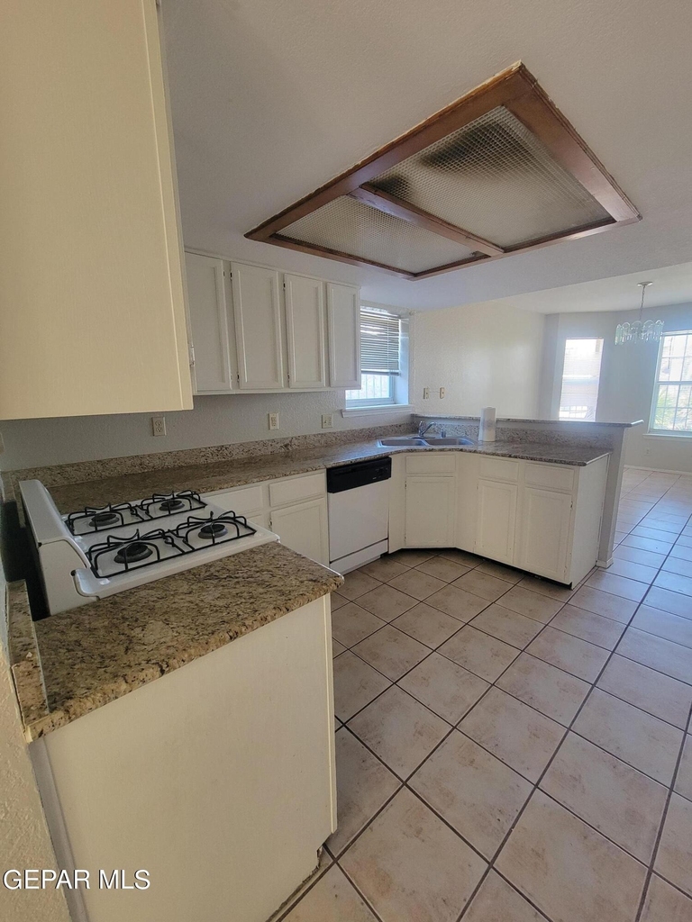 3200 Mountain Ridge Drive - Photo 9
