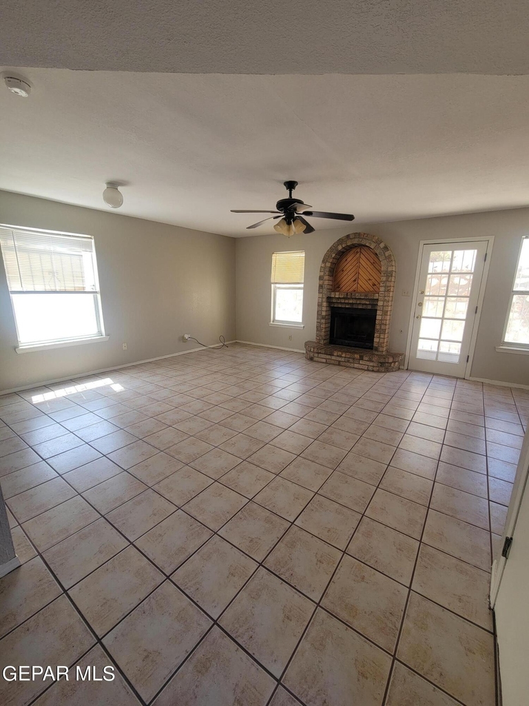 3200 Mountain Ridge Drive - Photo 3