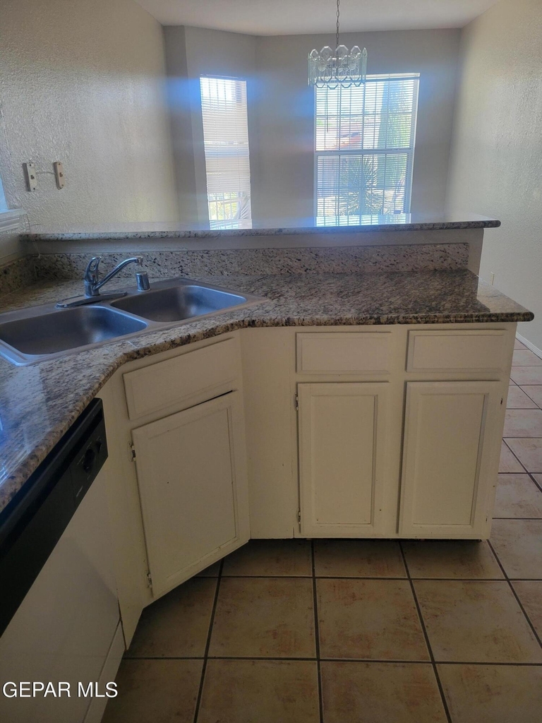 3200 Mountain Ridge Drive - Photo 12