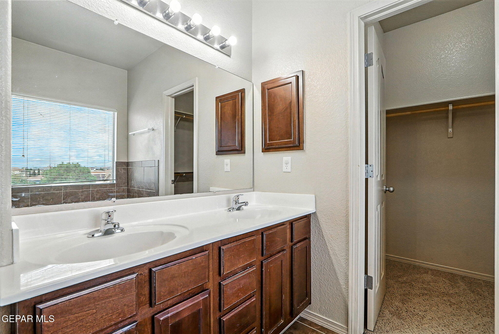 4746 Joseph Rodriguez Drive - Photo 29