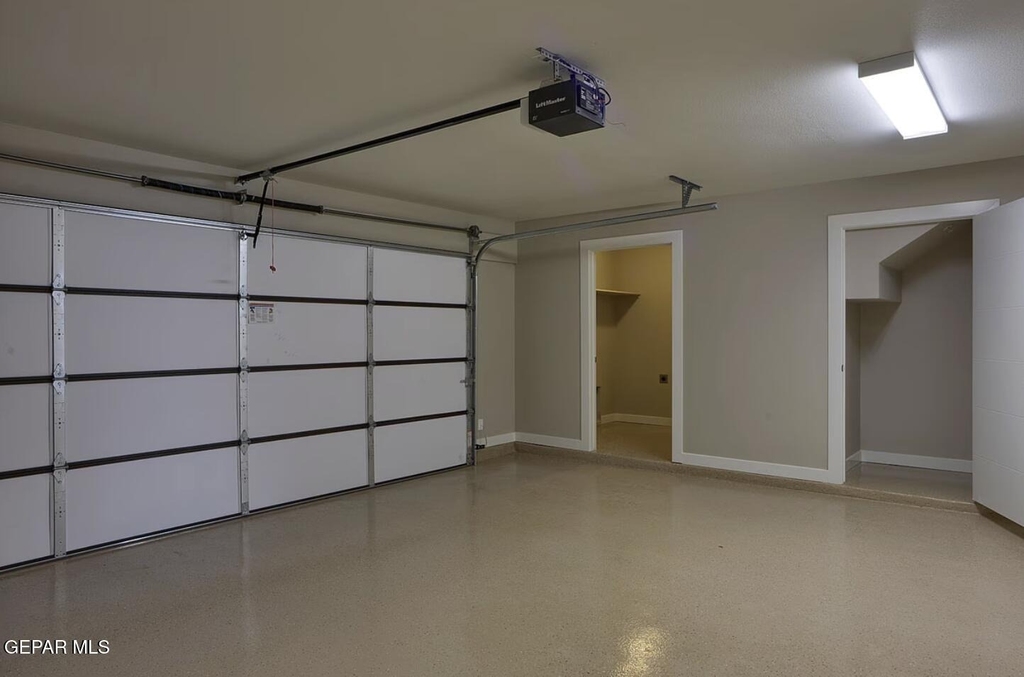 410 Thorn Avenue - Photo 2