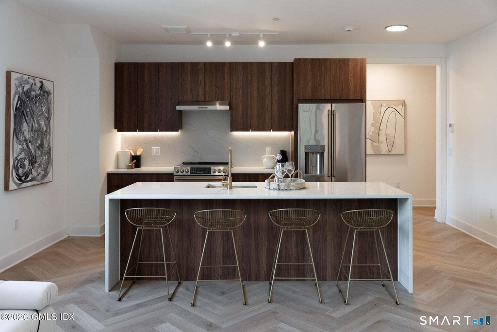 100 Putnam Avenue - Photo 3