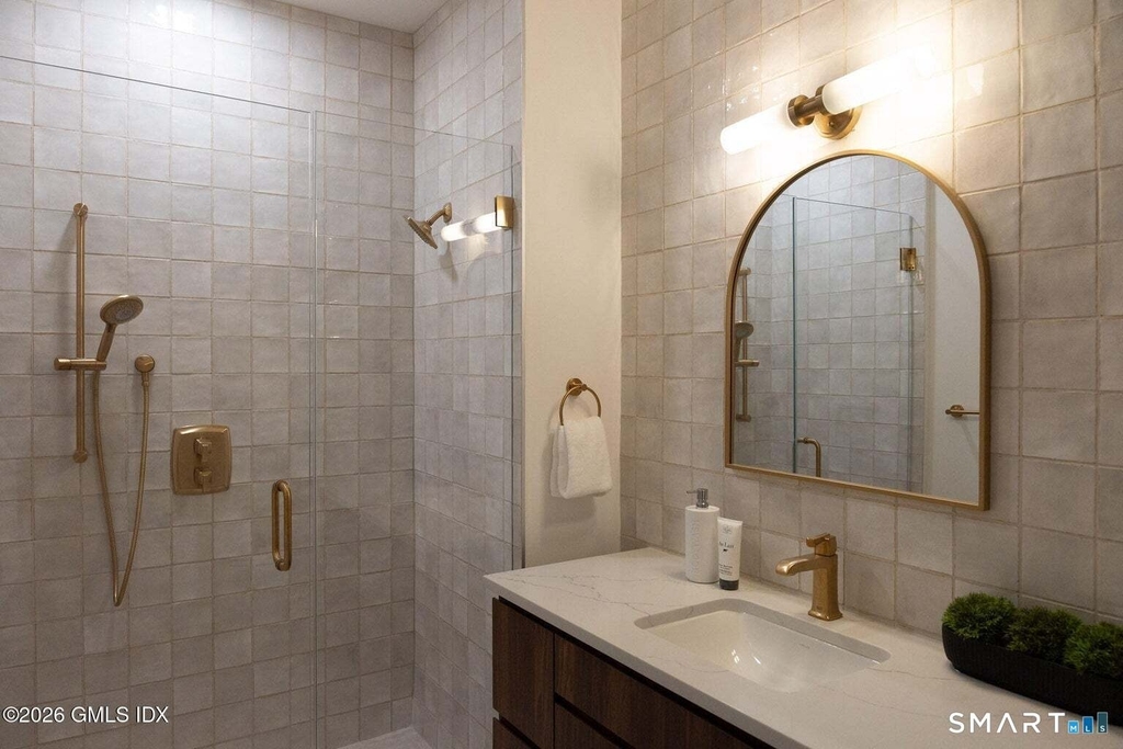 100 Putnam Avenue - Photo 8