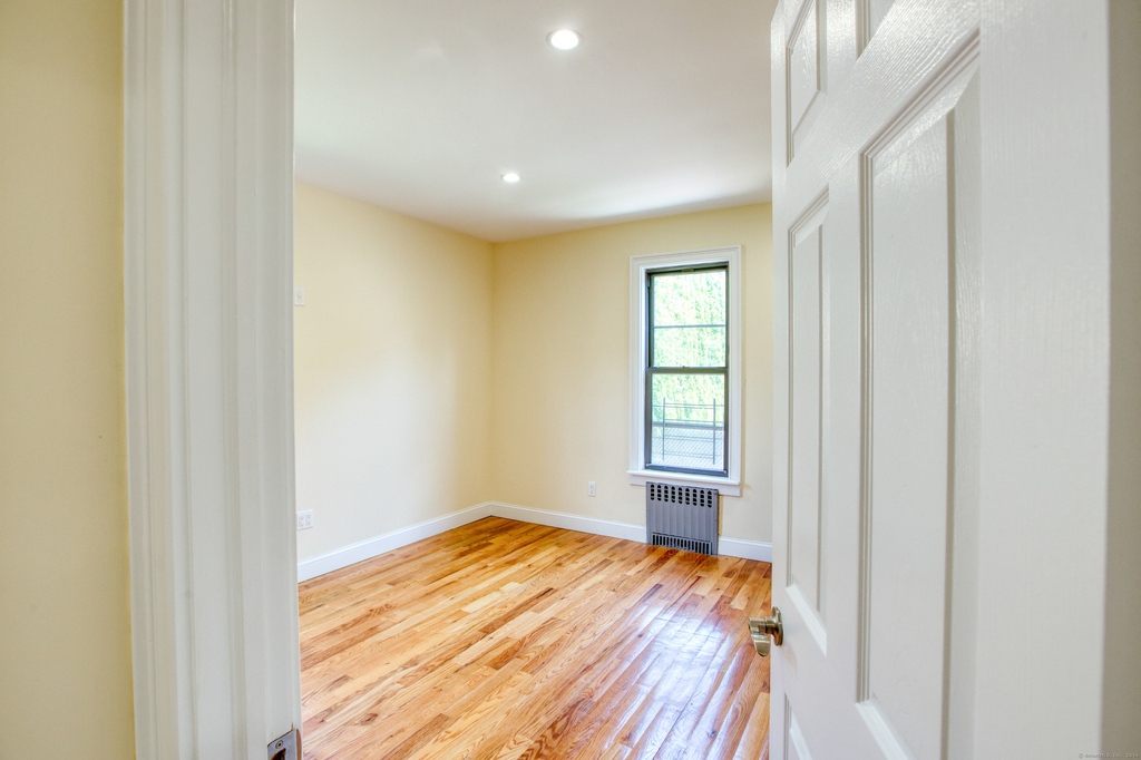180 Willow Street - Photo 9