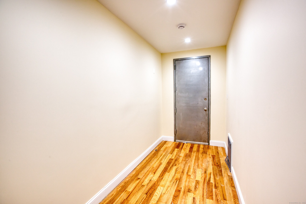 180 Willow Street - Photo 2