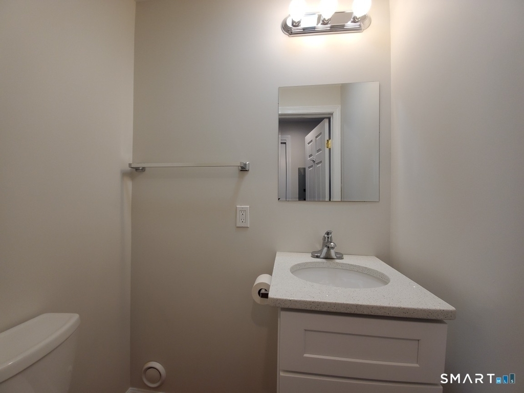170 Brookfield Avenue - Photo 4