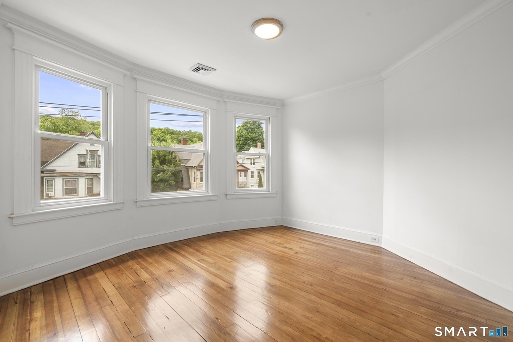 132 Bunker Hill Avenue - Photo 5