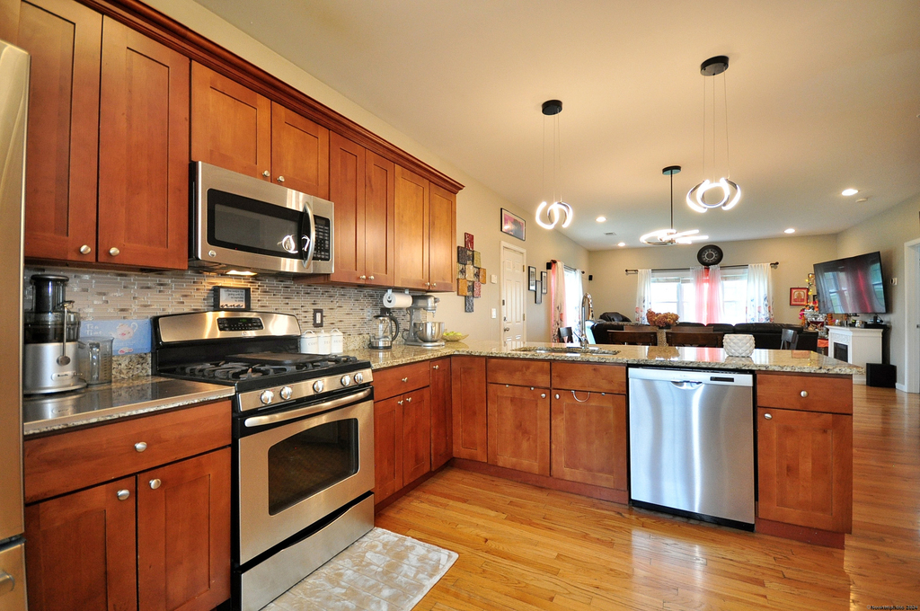1 Katherine Way - Photo 4
