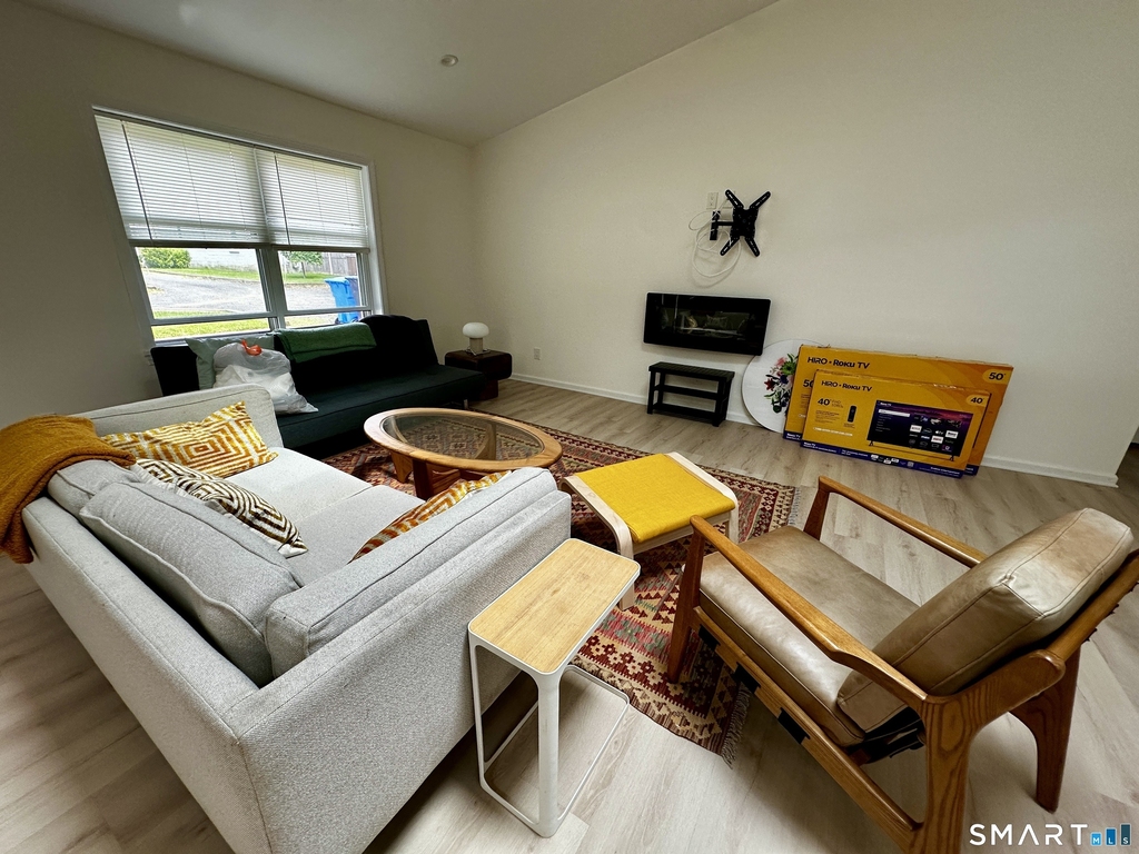 18 Graves Avenue - Photo 8